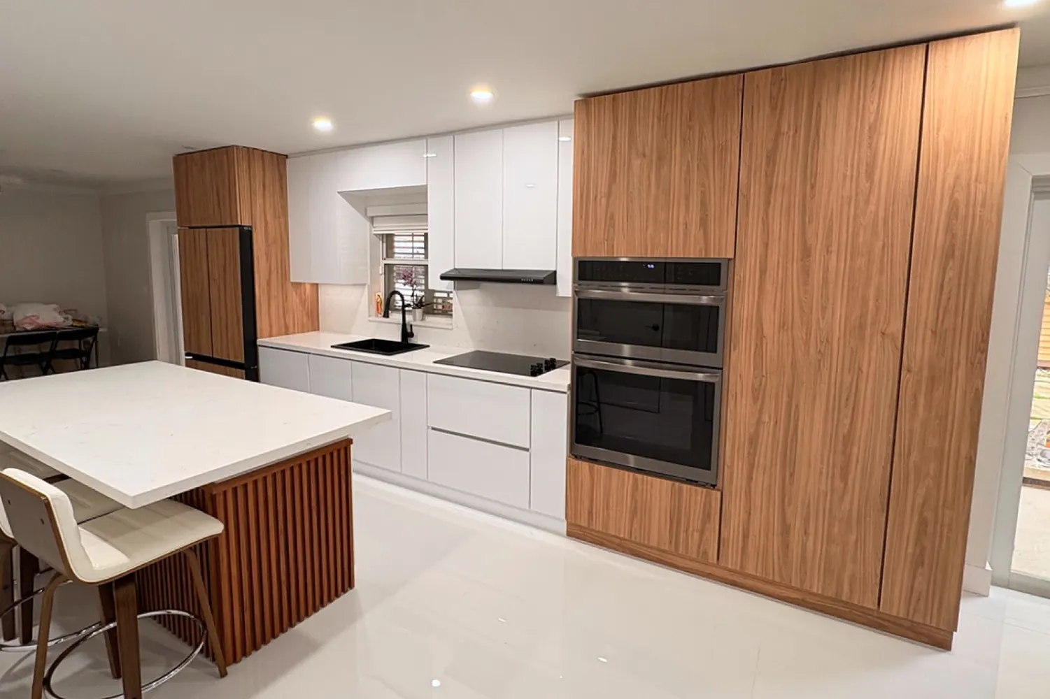 Cocina en madera y blanco, Kendall, FL