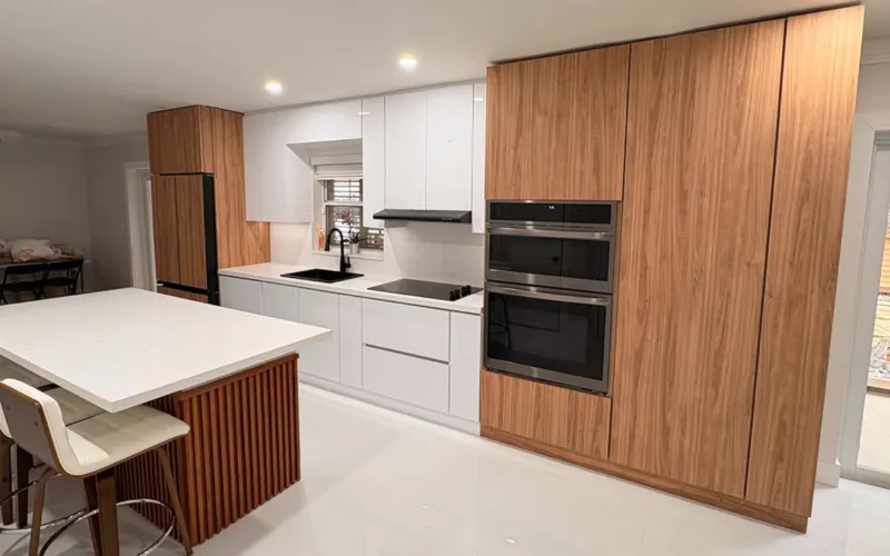 Cocina en madera y blanco, Kendall, FL