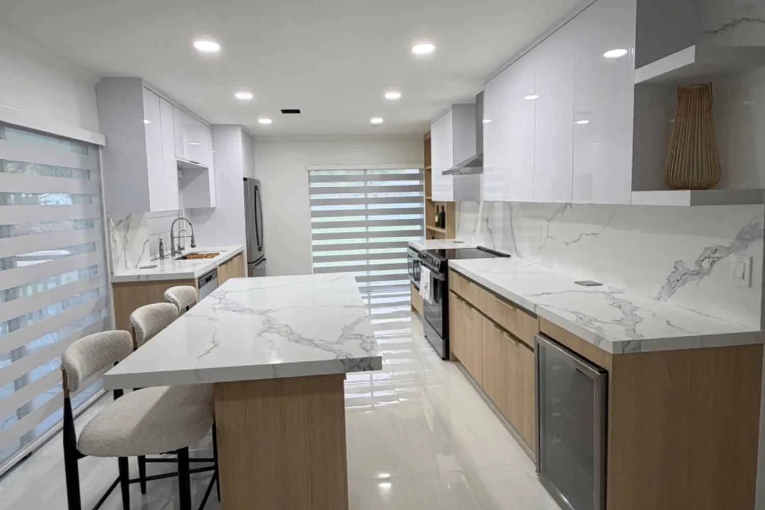 Tres cocinas a la medida para multifamily, Miami, FL