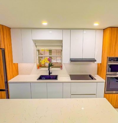 Remodelación de Cocina en Madera y Blanco en Kendall